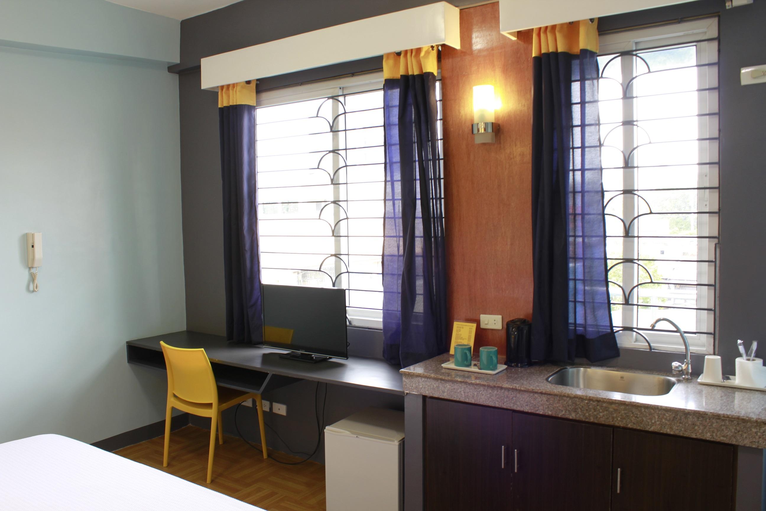 Leesons Residences Manila Esterno foto
