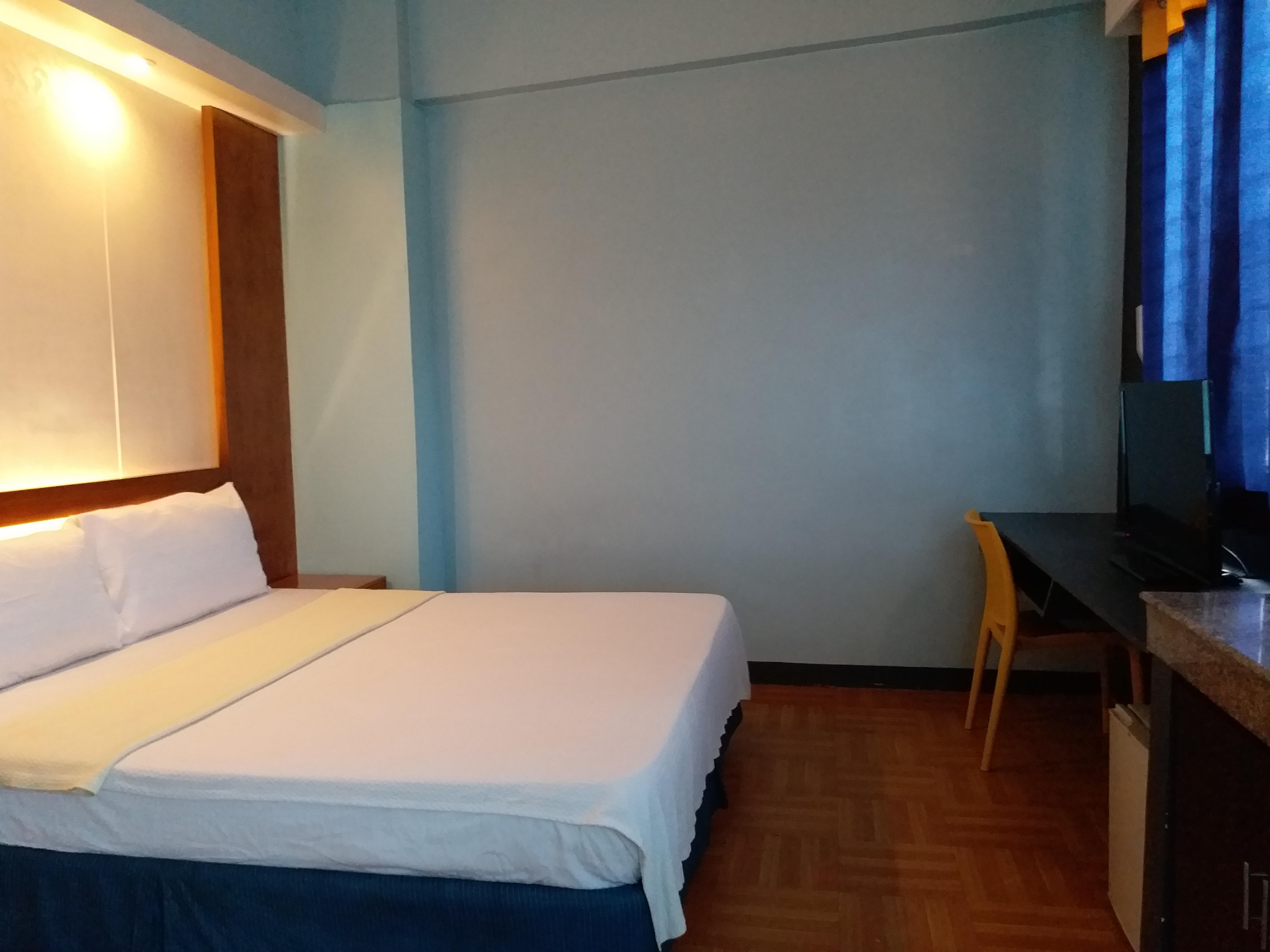 Leesons Residences Manila Esterno foto