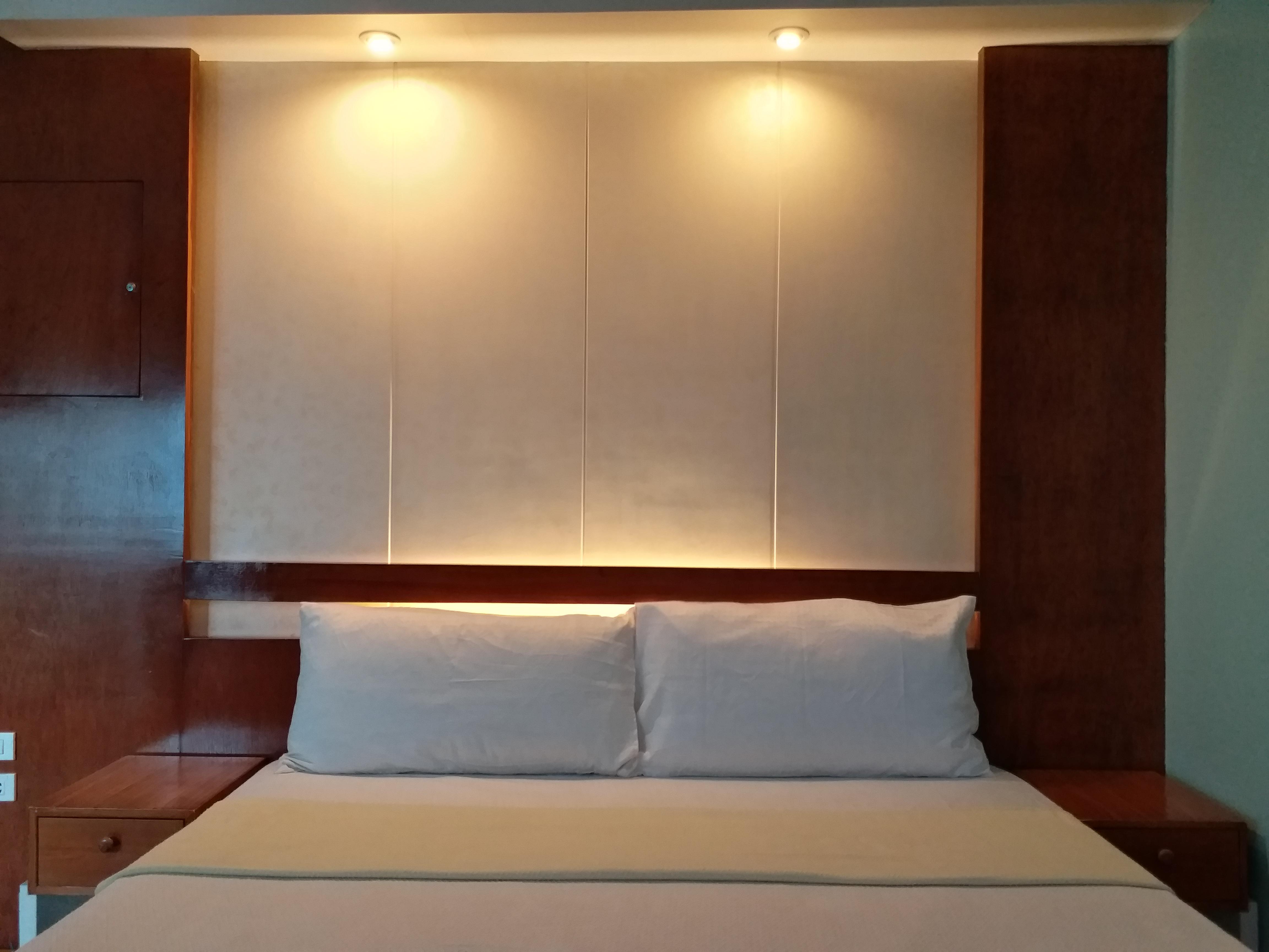 Leesons Residences Manila Esterno foto