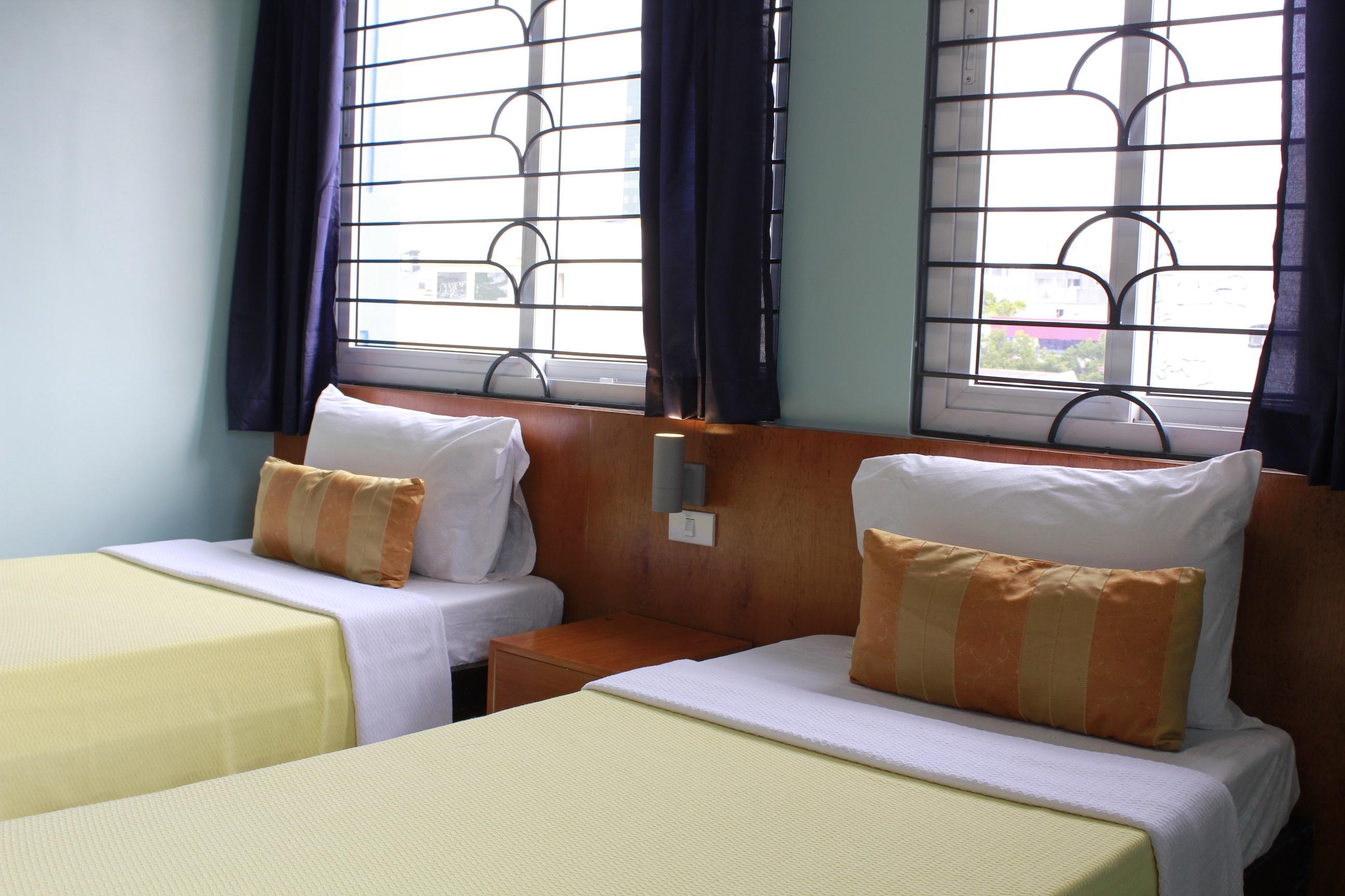 Leesons Residences Manila Esterno foto