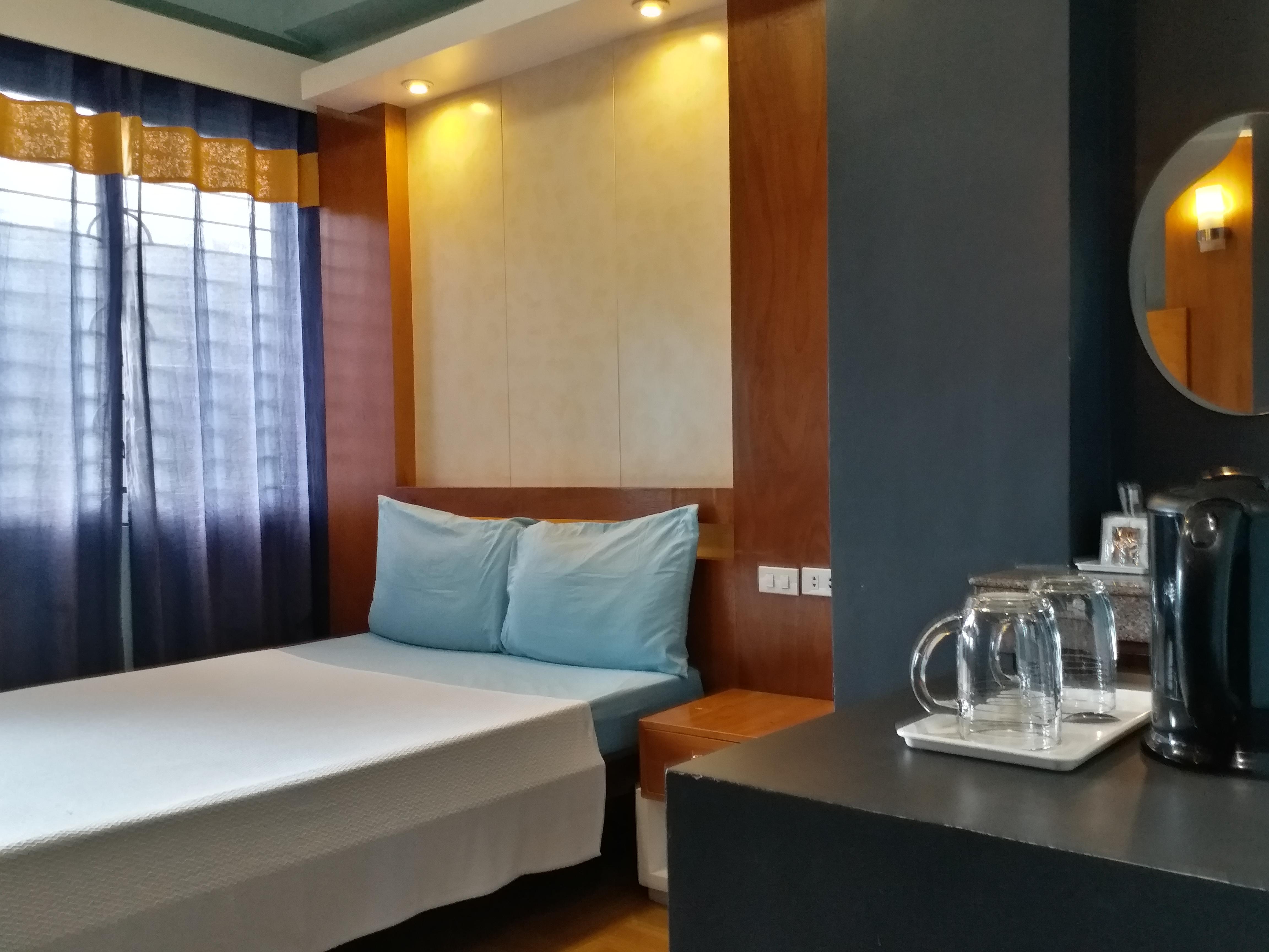 Leesons Residences Manila Esterno foto