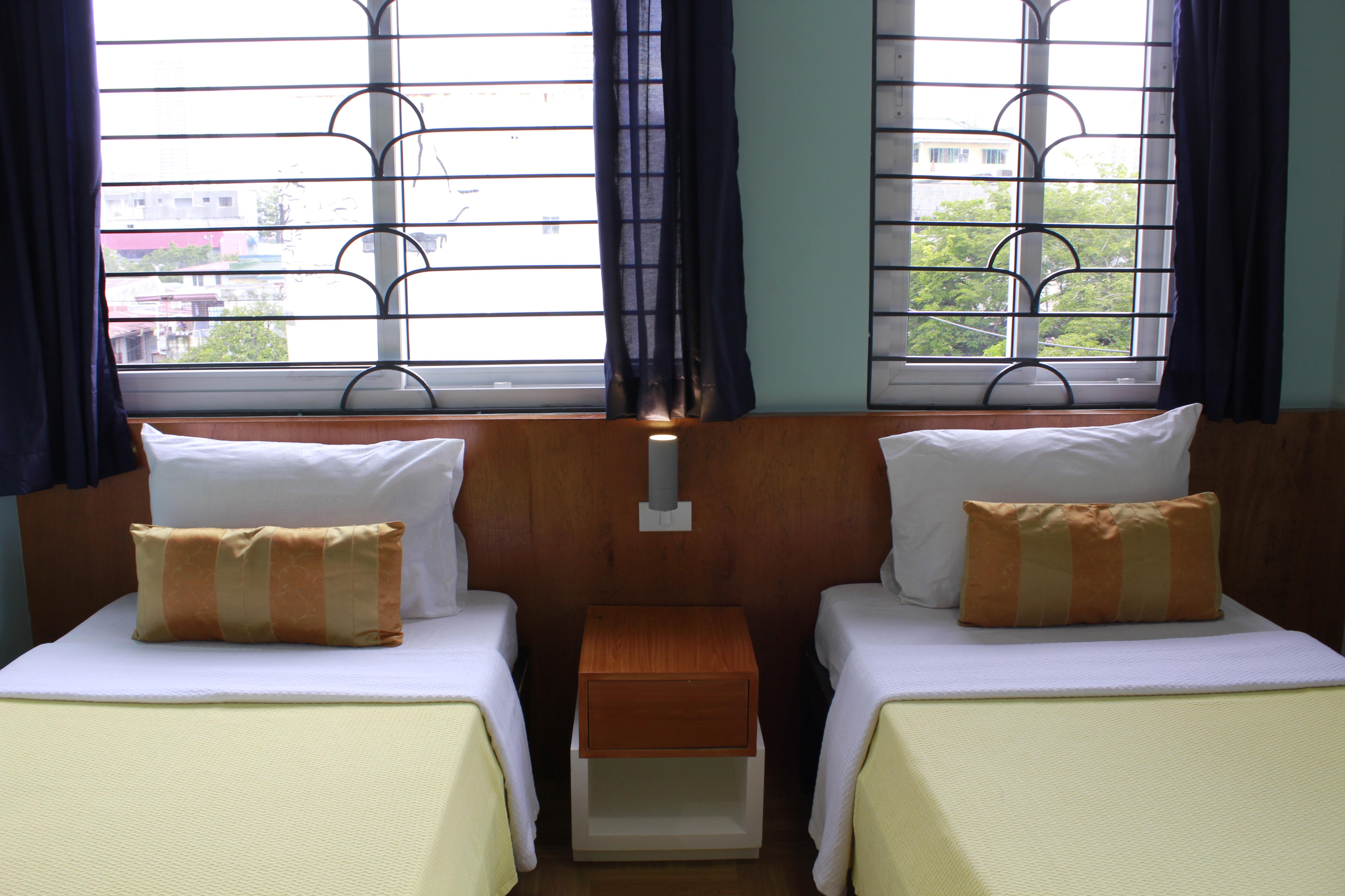 Leesons Residences Manila Esterno foto