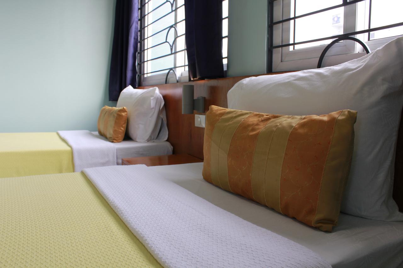 Leesons Residences Manila Esterno foto